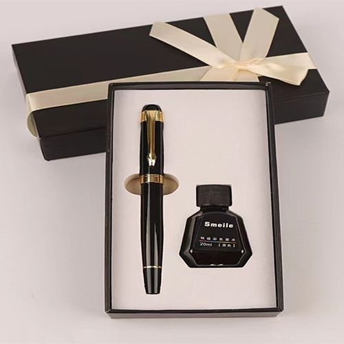 Mas variedad de cajas de tapa y fondo.