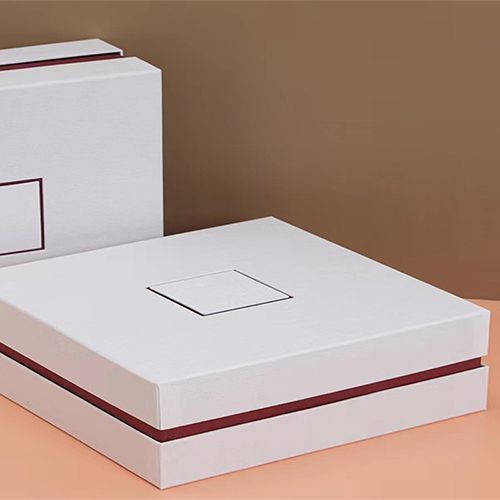 Mas variedad de cajas de tapa y fondo.